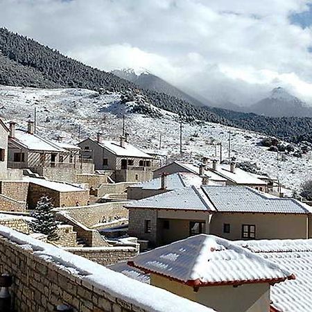 Castle Resort Калаврита Экстерьер фото